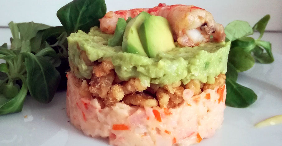 Ensalada de patas de cangrejo con aguacate