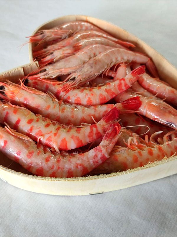 Surtido de marisco con gambas y langostinos tigre - Cesta Corazón - Olémarisco